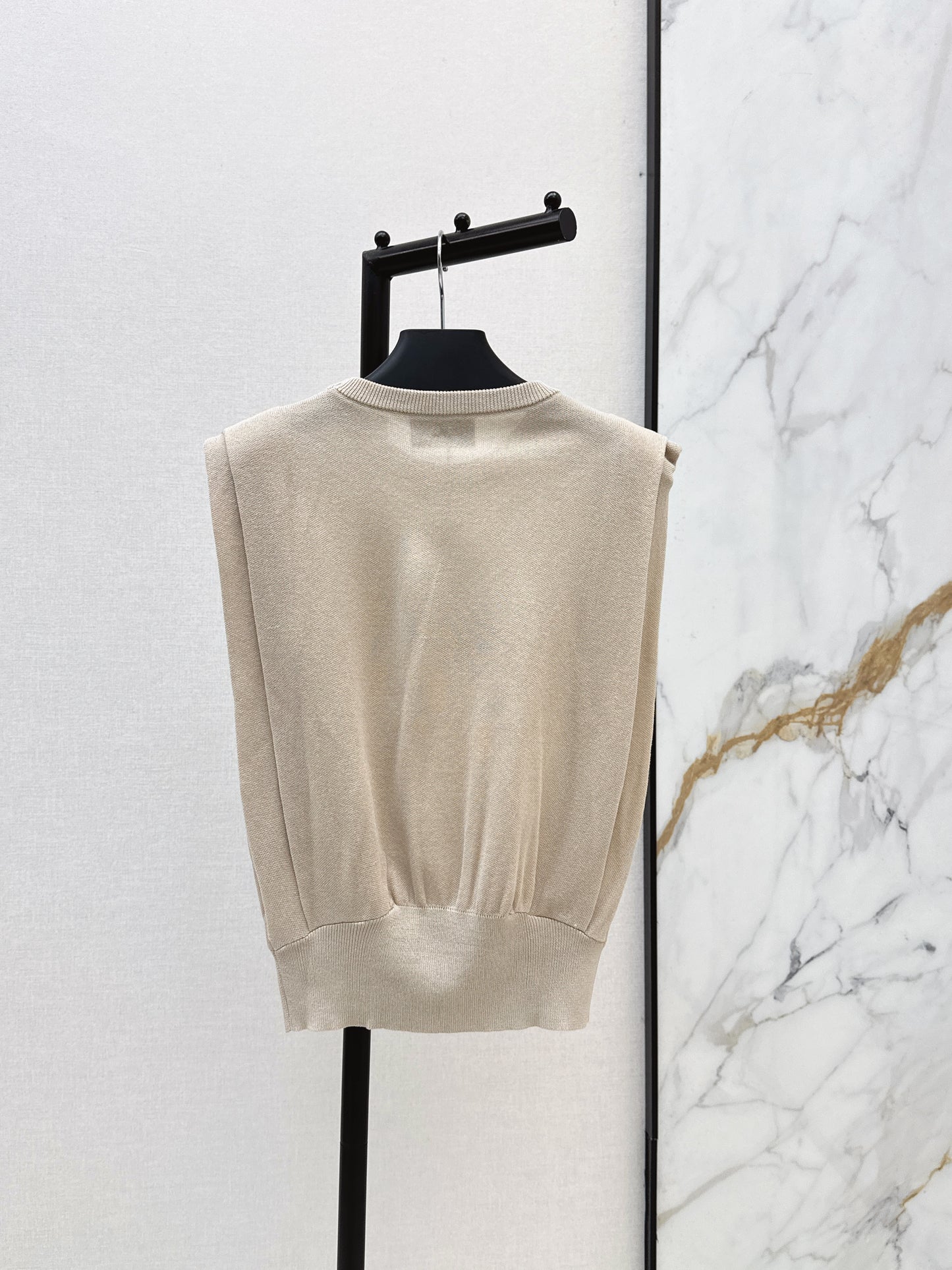 26ss Triangle logo embellished vest