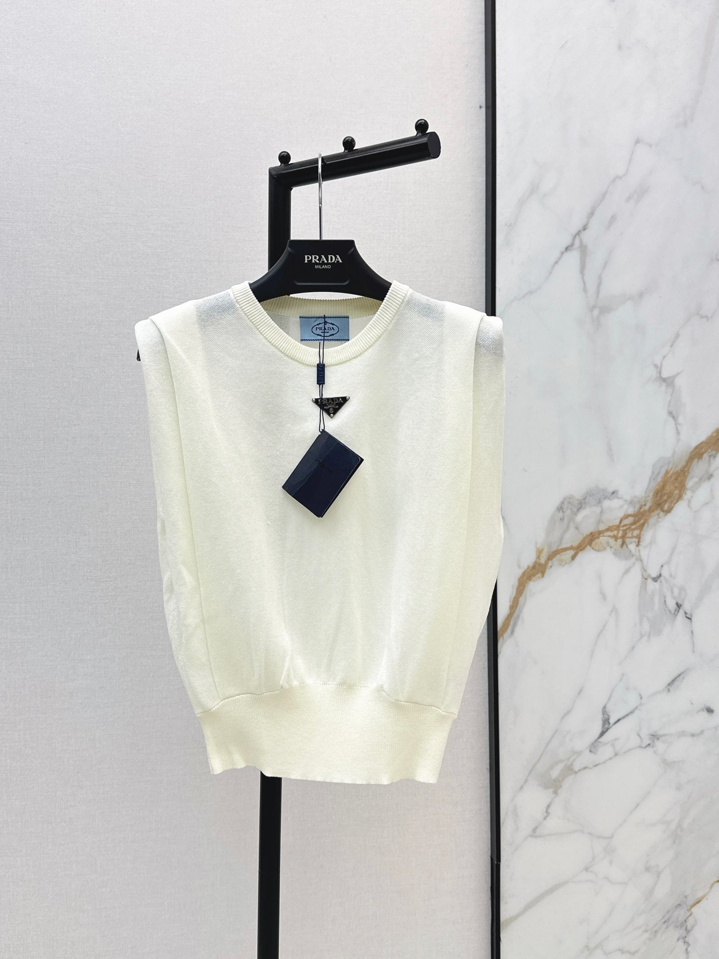 26ss Triangle logo embellished vest