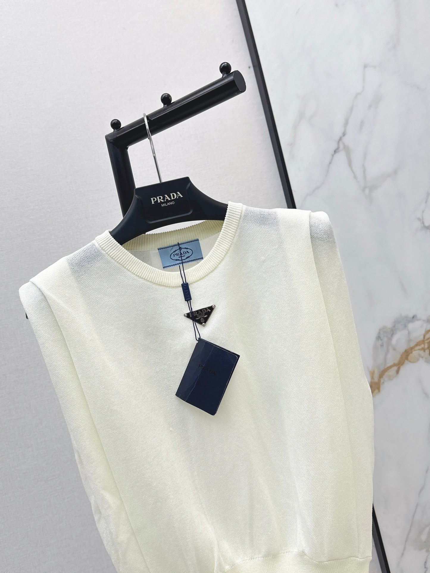26ss Triangle logo embellished vest