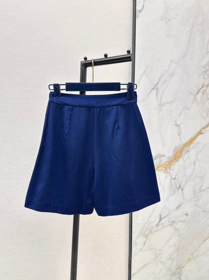 26ss GWide-leg shorts with gold buckle embellishments