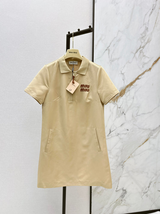 26ss Letter-embellished lapel dress