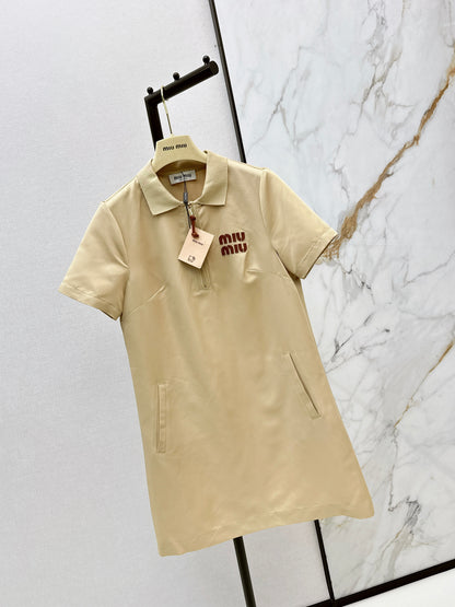 26ss Letter-embellished lapel dress