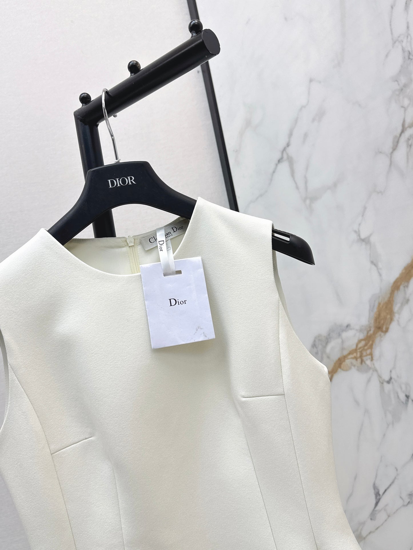 26ss Solid Color Waist-Cinching Dress