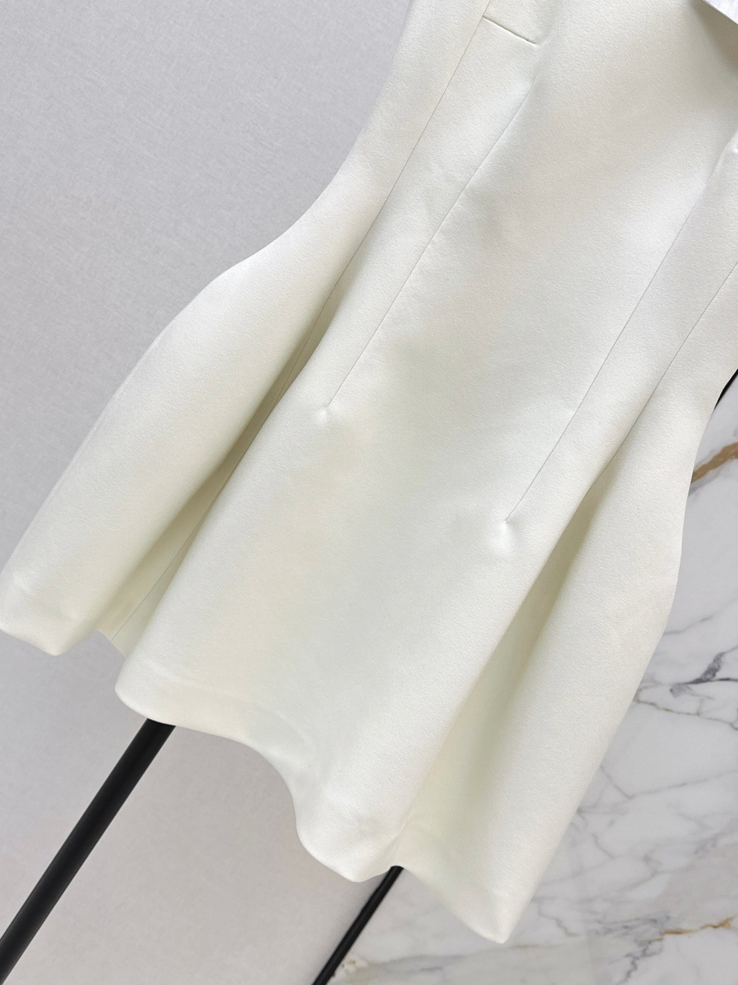 26ss Solid Color Waist-Cinching Dress