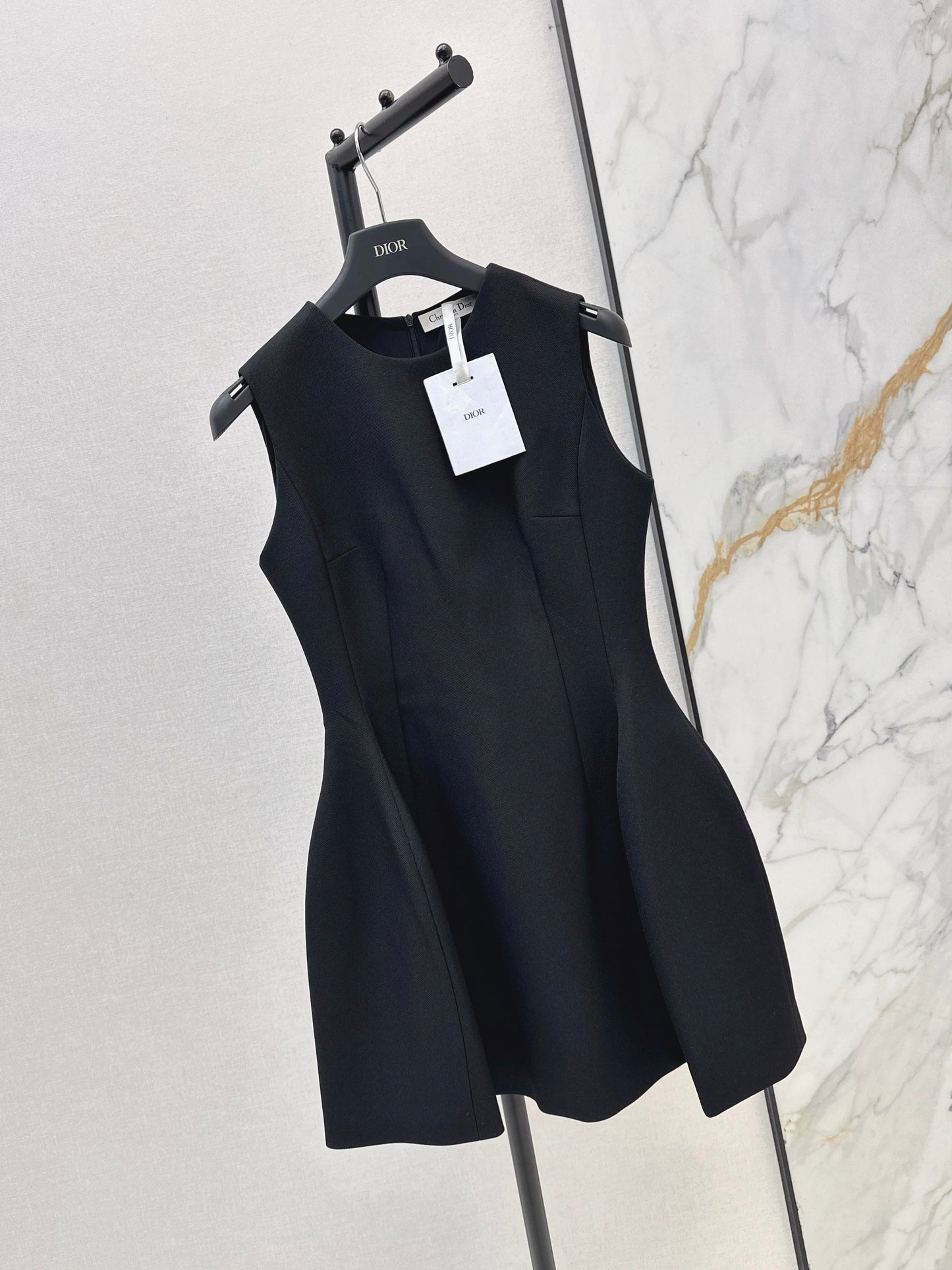 26ss Solid Color Waist-Cinching Dress