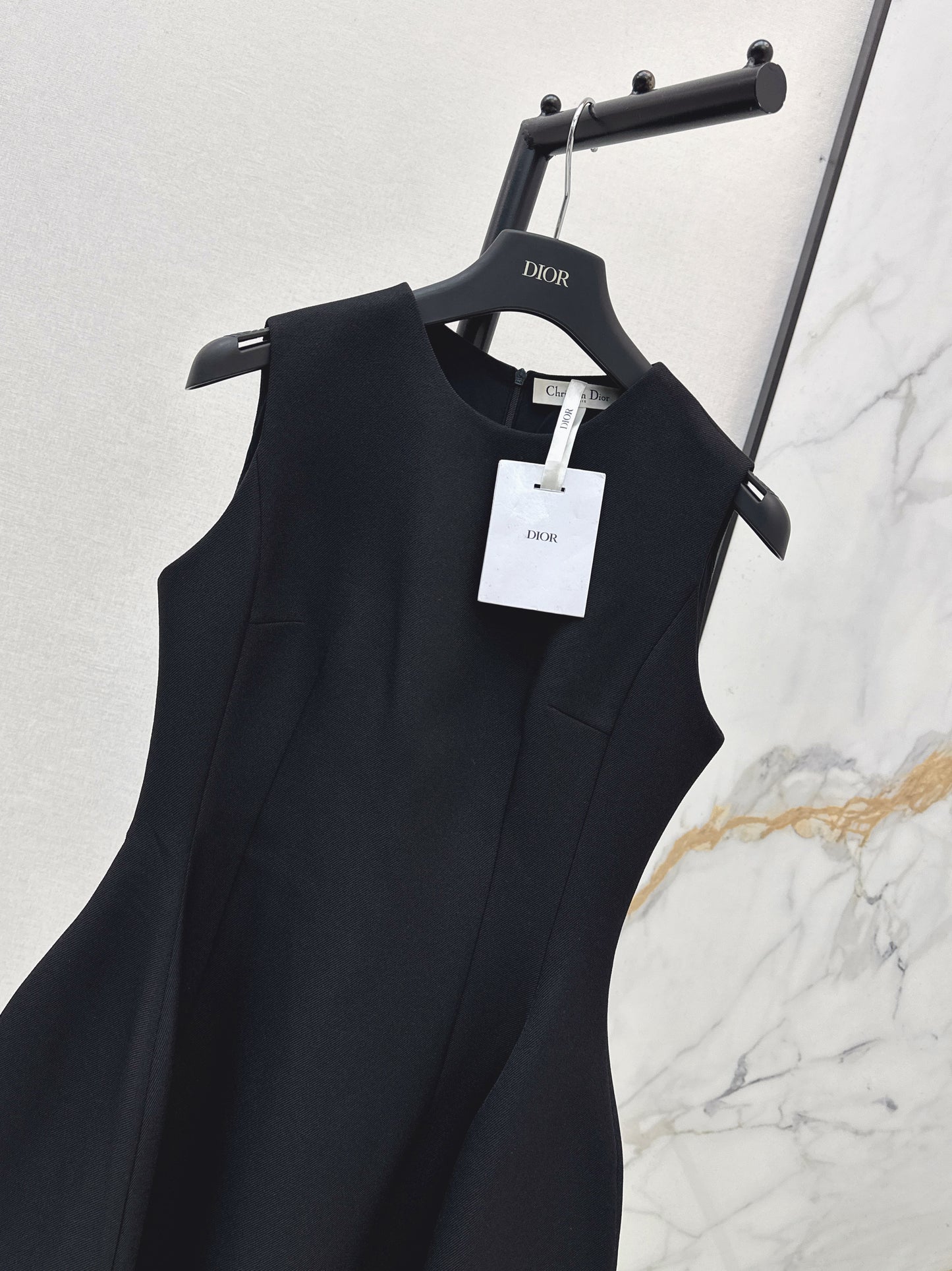26ss Solid Color Waist-Cinching Dress