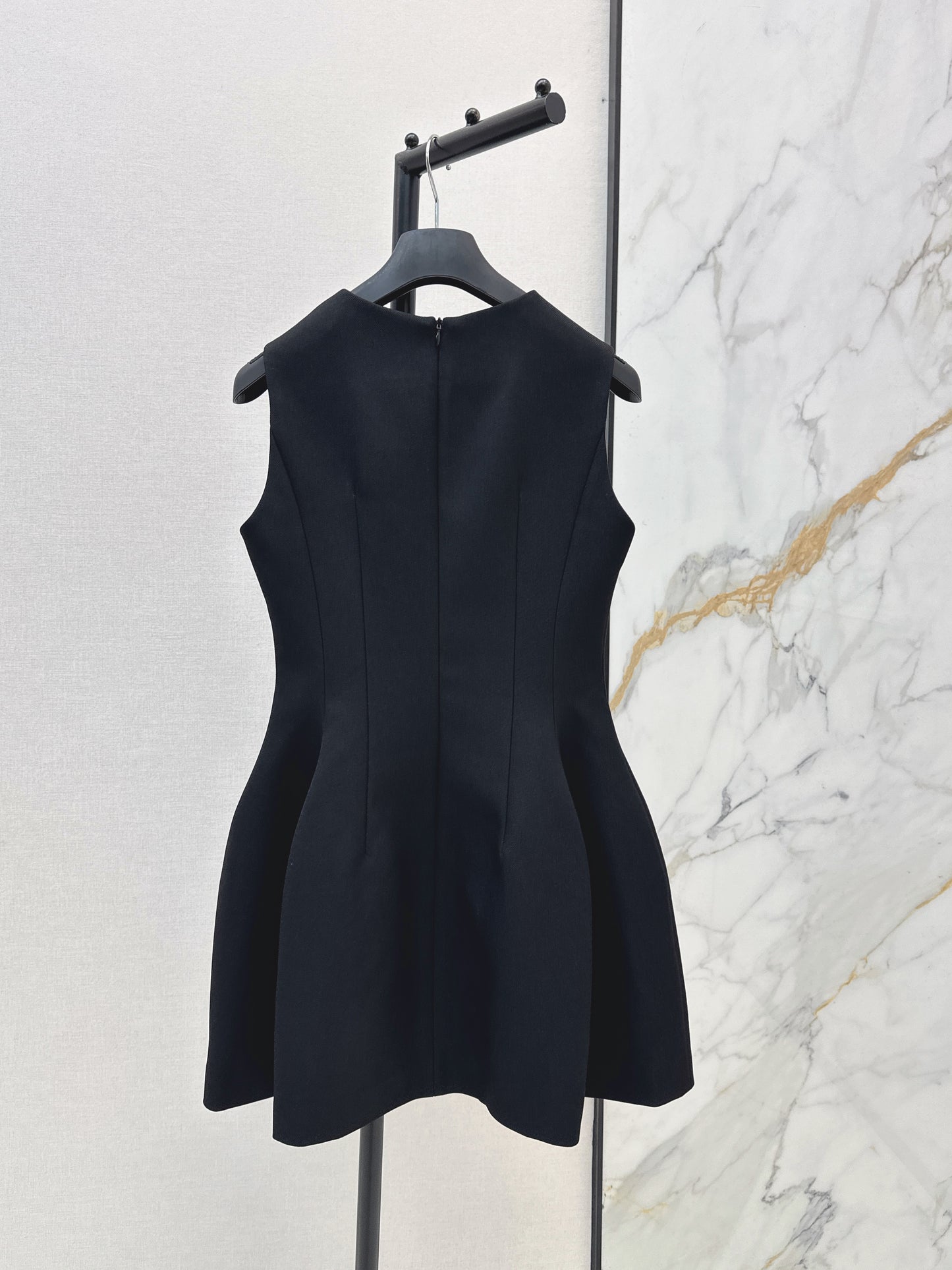 26ss Solid Color Waist-Cinching Dress