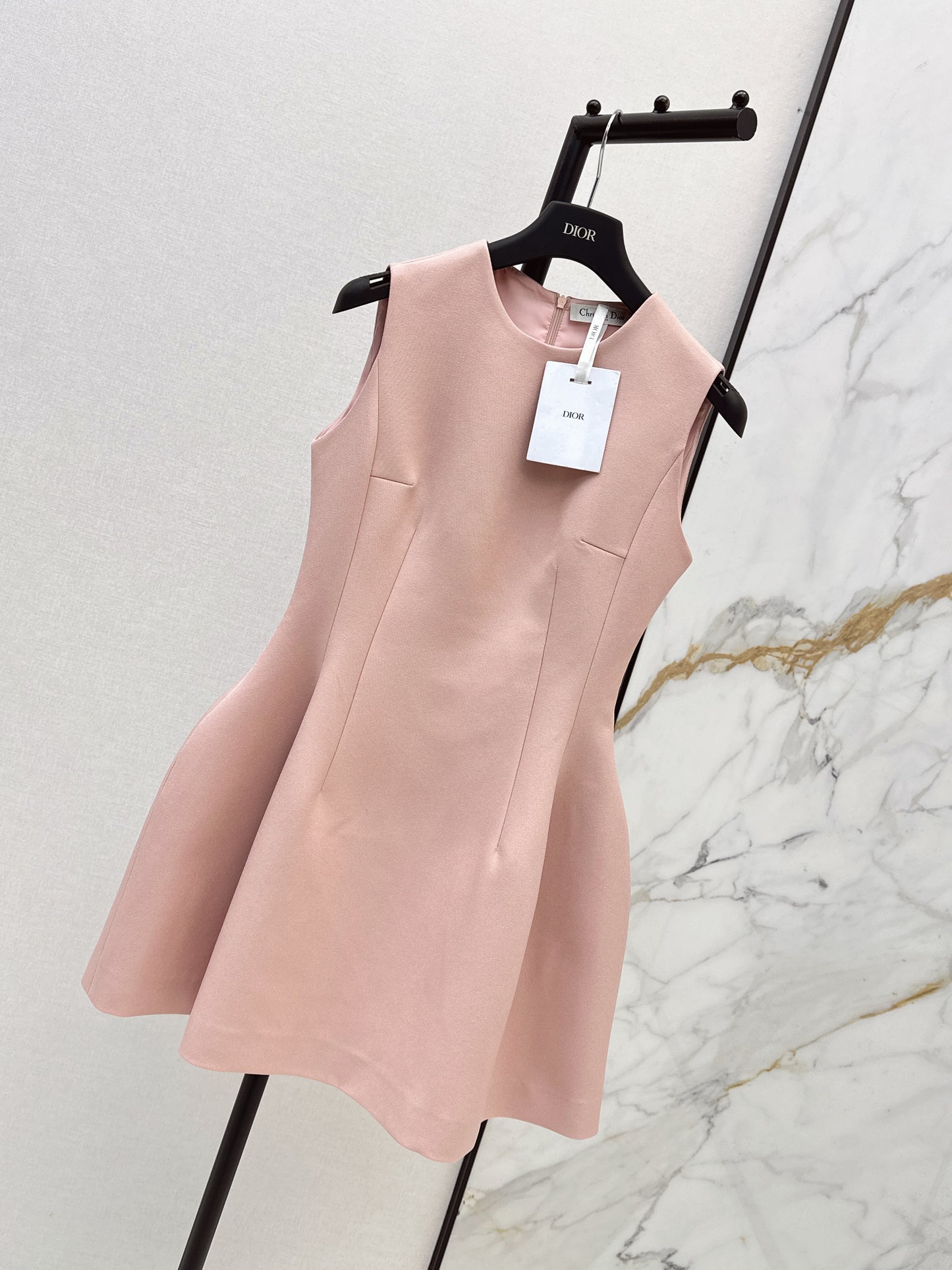 26ss Solid Color Waist-Cinching Dress
