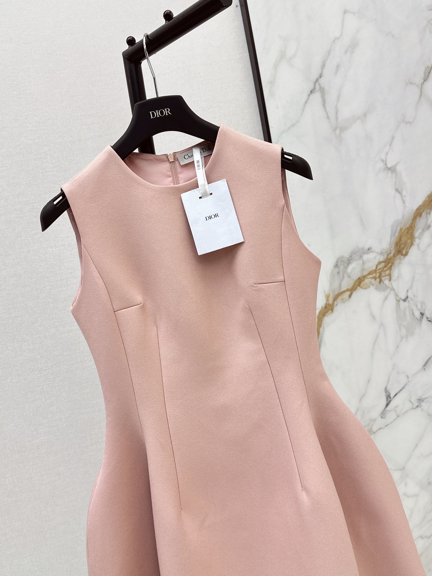 26ss Solid Color Waist-Cinching Dress