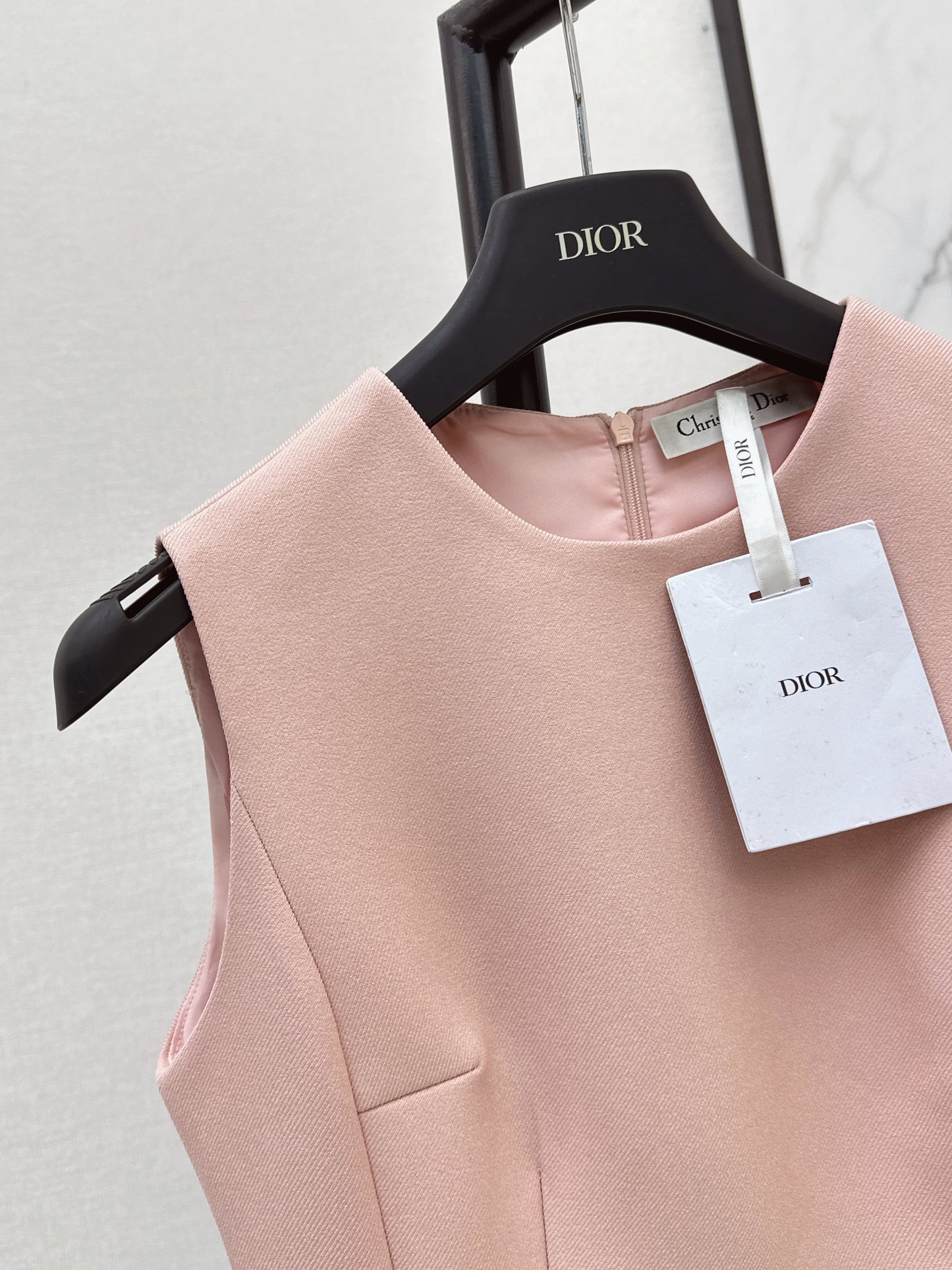 26ss Solid Color Waist-Cinching Dress