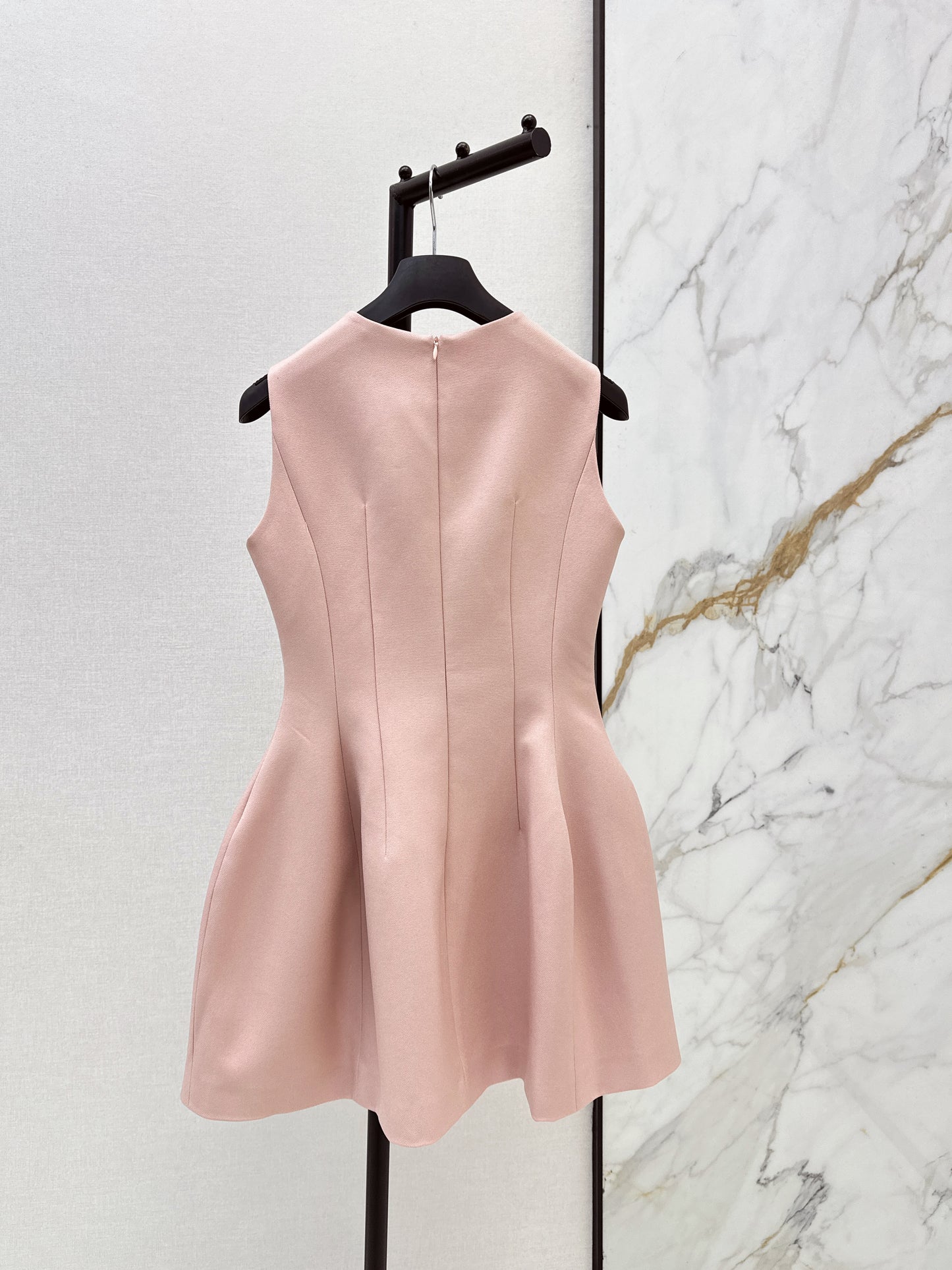 26ss Solid Color Waist-Cinching Dress