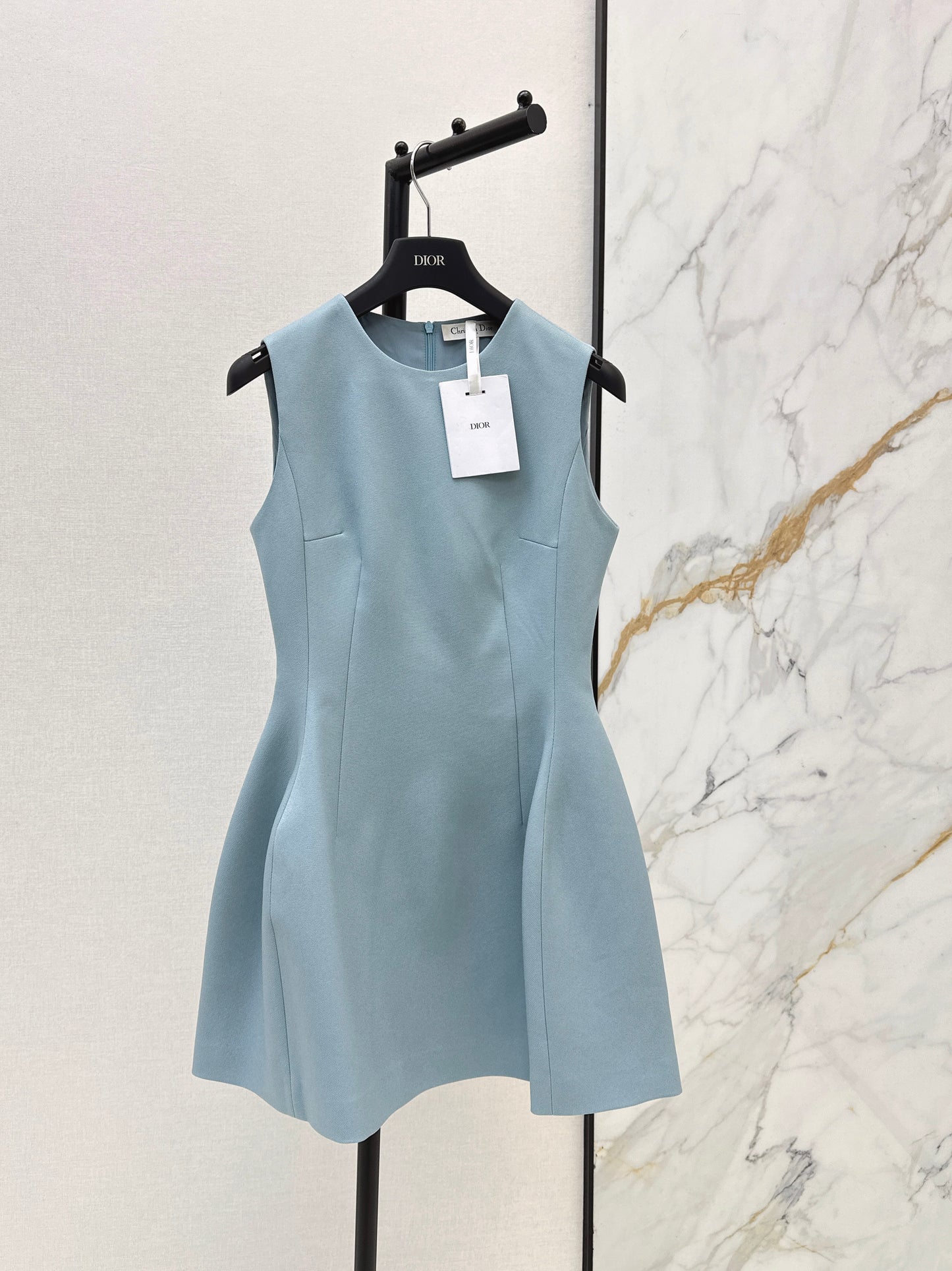 26ss Solid Color Waist-Cinching Dress