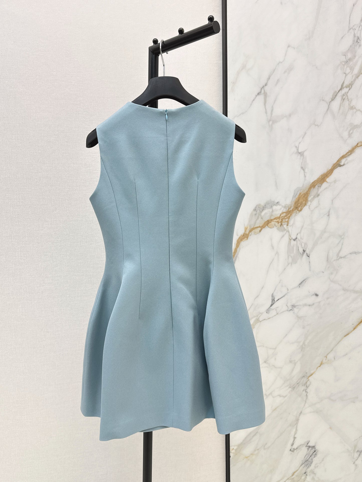 26ss Solid Color Waist-Cinching Dress