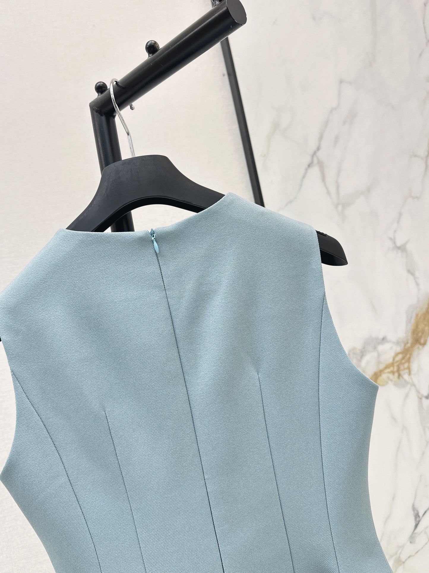 26ss Solid Color Waist-Cinching Dress