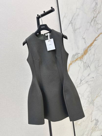 26ss Solid Color Waist-Cinching Dress