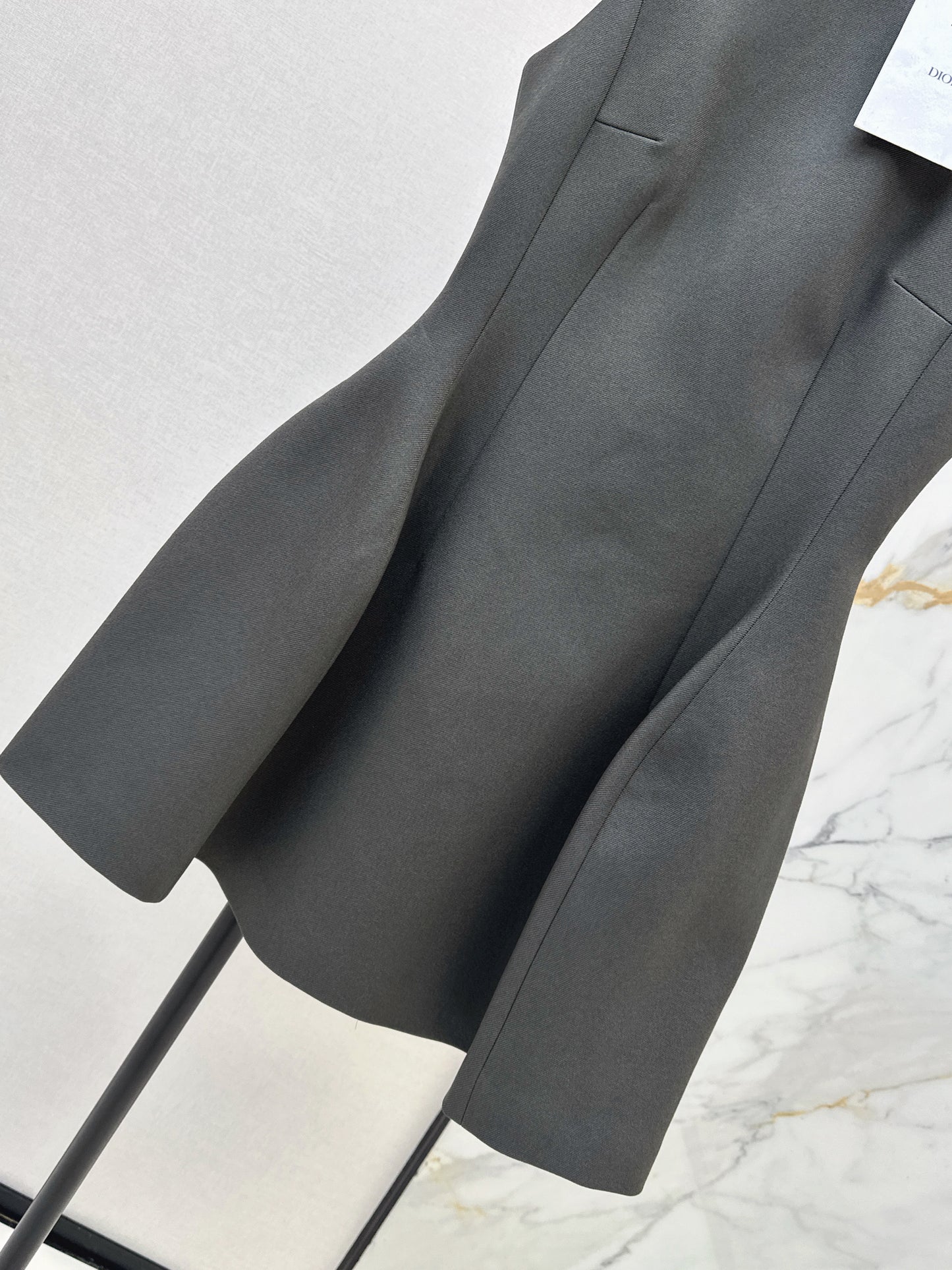 26ss Solid Color Waist-Cinching Dress