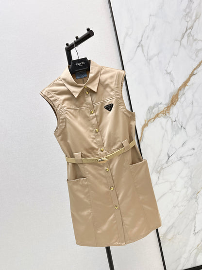 26ss Triangle Flag Decorated Lapel Dress