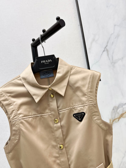 26ss Triangle Flag Decorated Lapel Dress