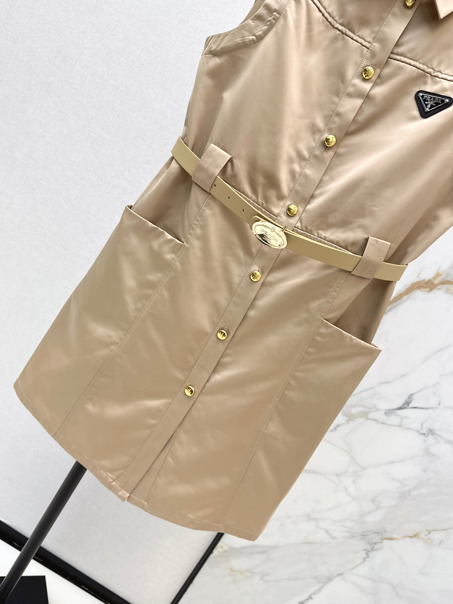 26ss Triangle Flag Decorated Lapel Dress