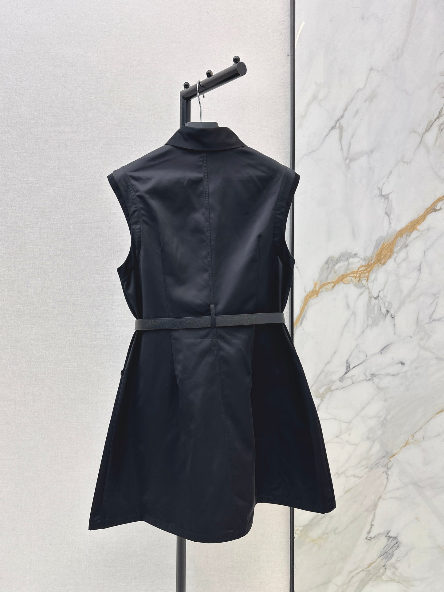 26ss Triangle Flag Decorated Lapel Dress