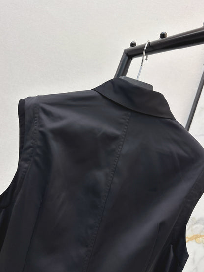 26ss Triangle Flag Decorated Lapel Dress