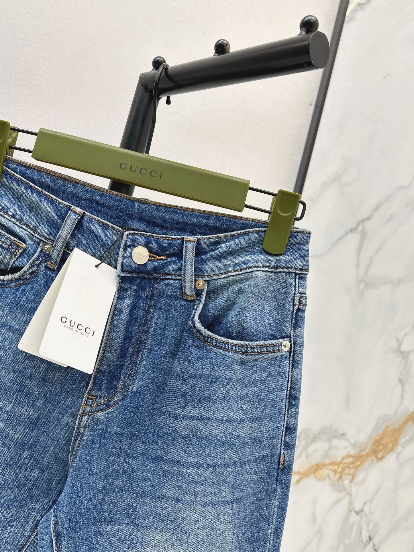 26ss Slim-fit flared jeans