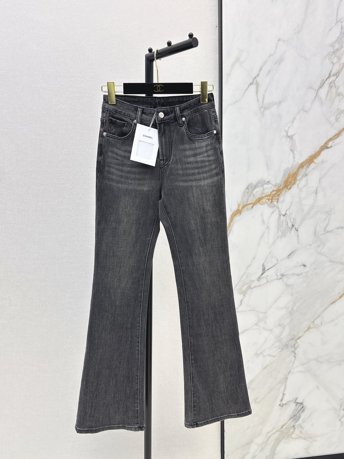 26ss Slim-fit flared jeans