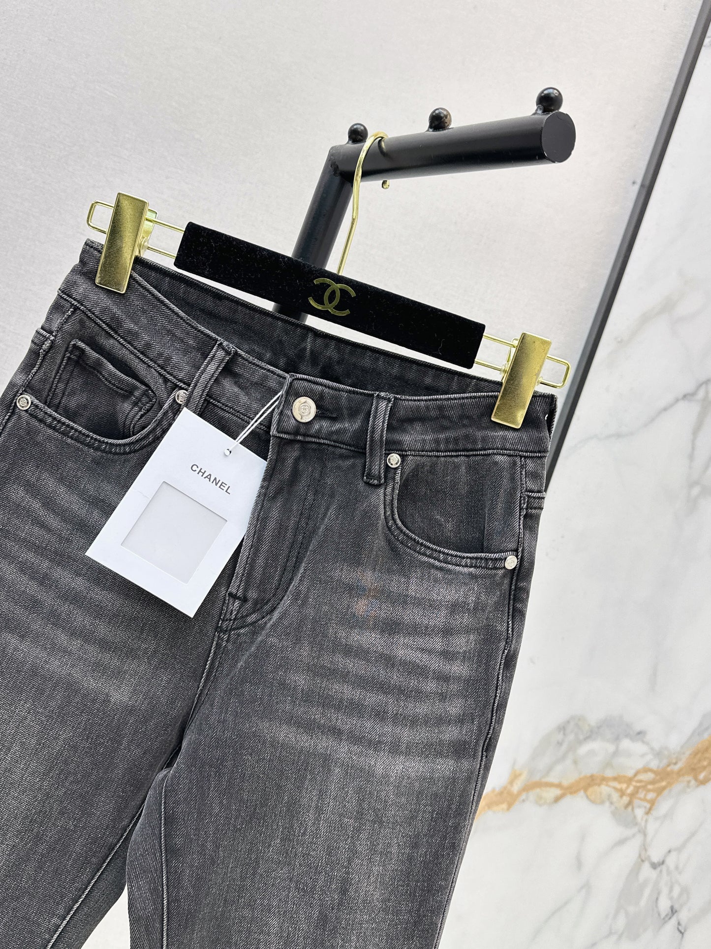 26ss Slim-fit flared jeans