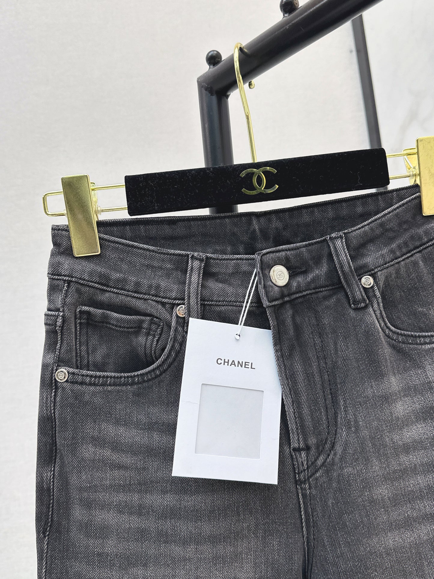26ss Slim-fit flared jeans