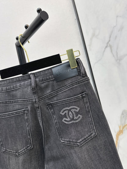 26ss Slim-fit flared jeans