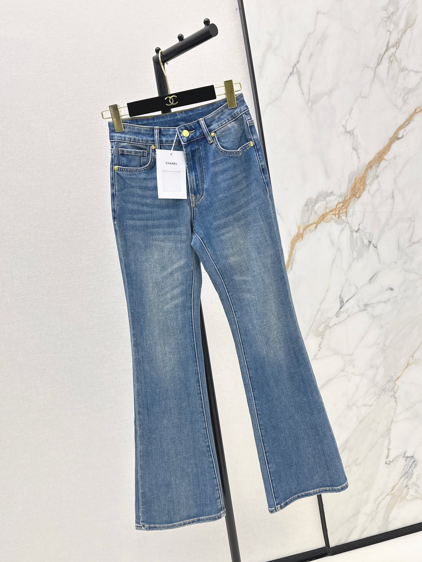 26ss Slim-fit flared jeans