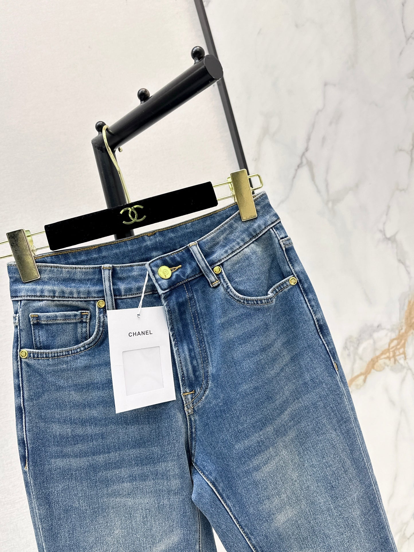 26ss Slim-fit flared jeans