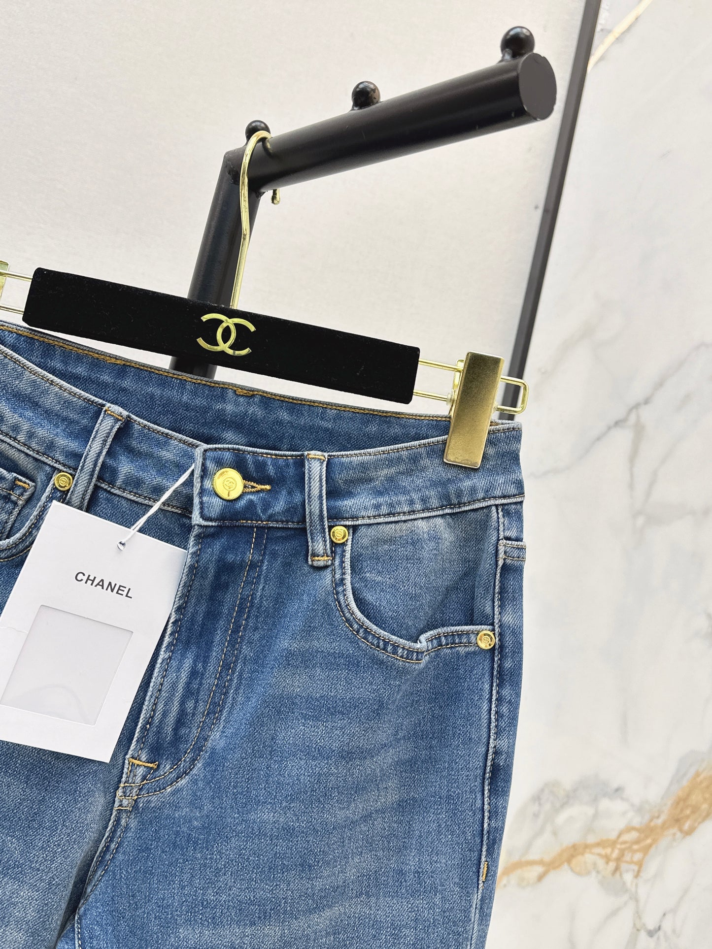 26ss Slim-fit flared jeans