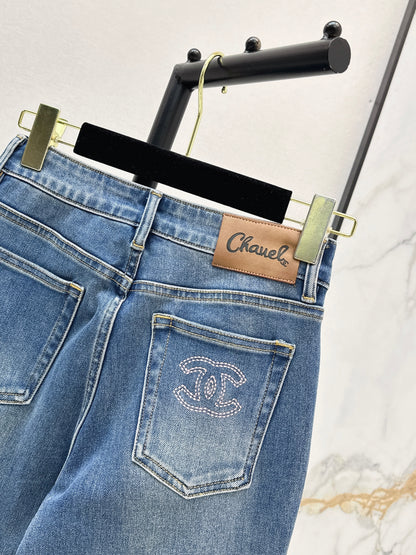 26ss Slim-fit flared jeans