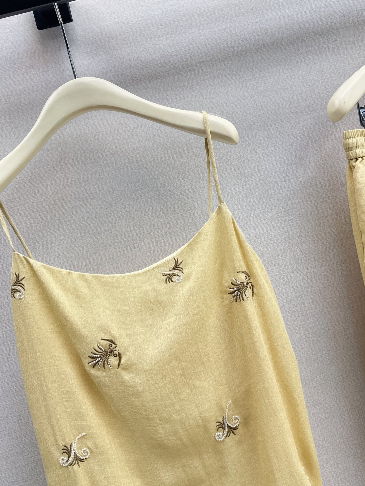 26ss Shallow V-neck Camisole / Straight-leg Wide Pants