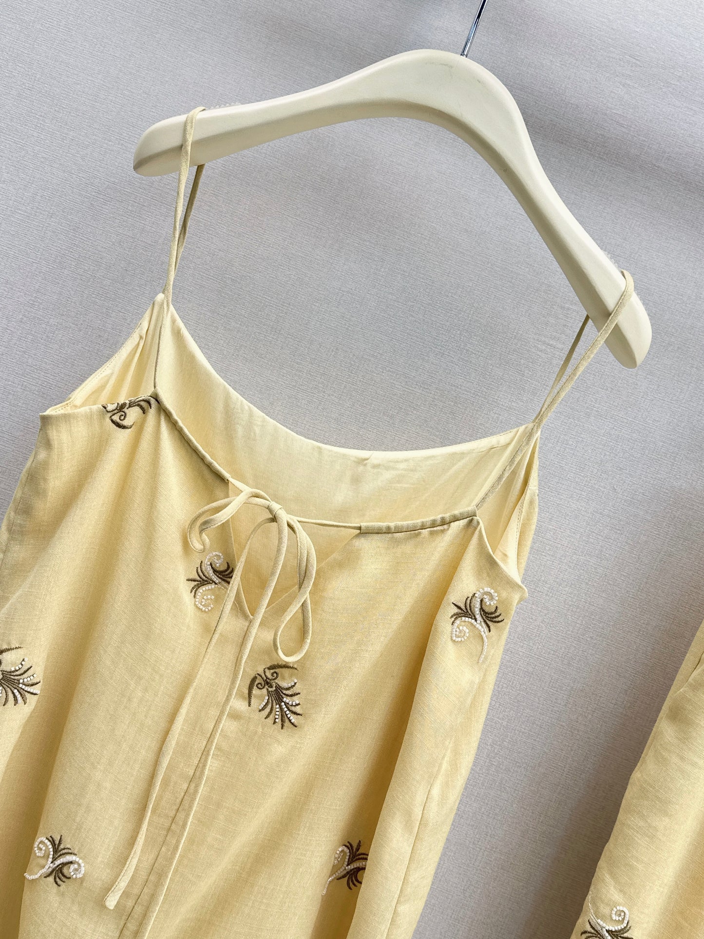 26ss Shallow V-neck Camisole / Straight-leg Wide Pants
