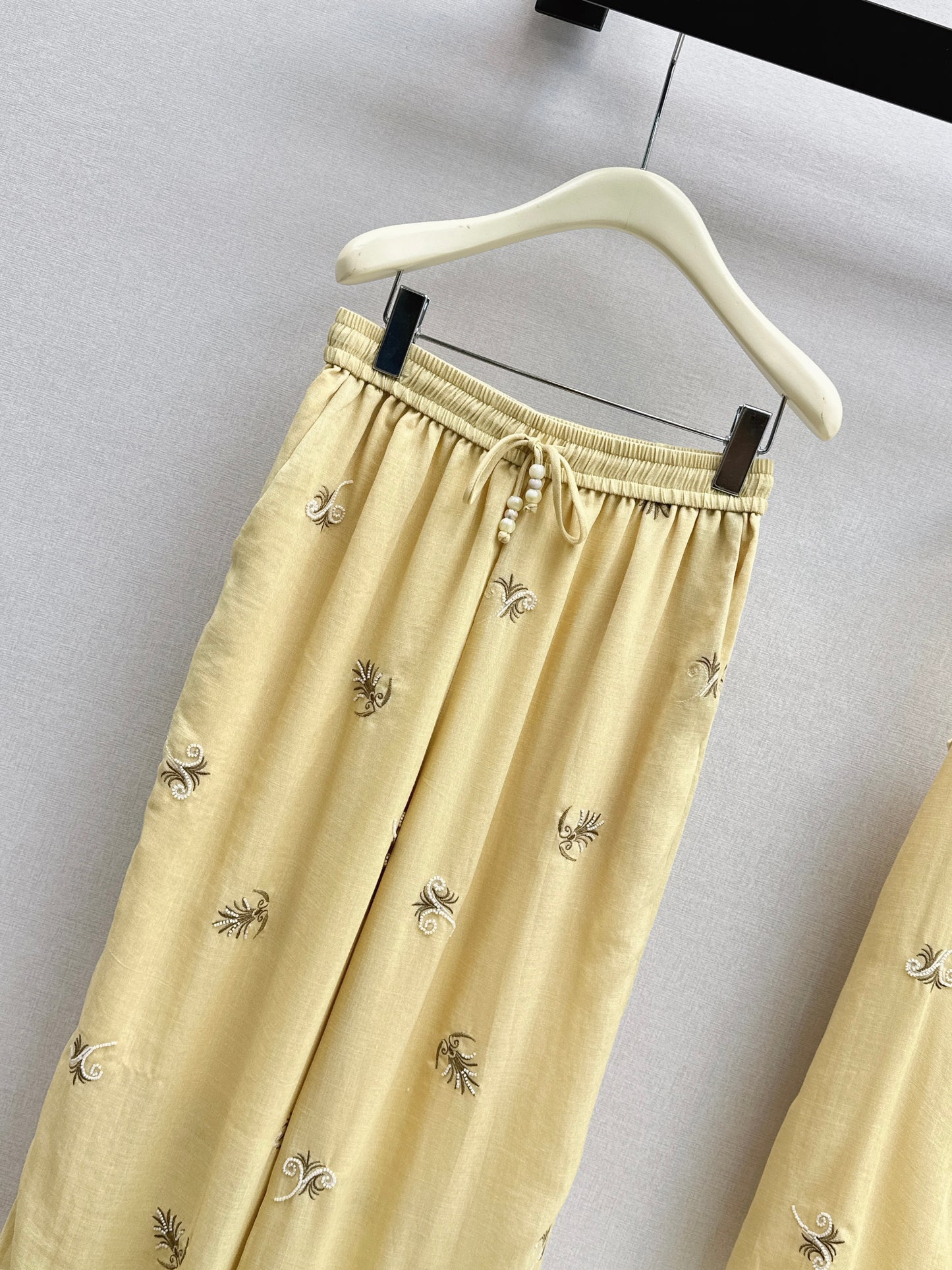 26ss Shallow V-neck Camisole / Straight-leg Wide Pants