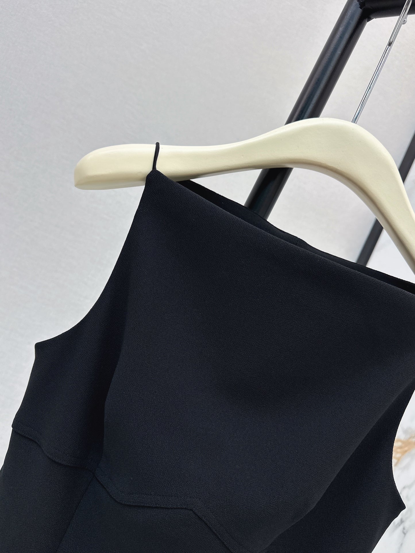 26ss One-shoulder halter dress