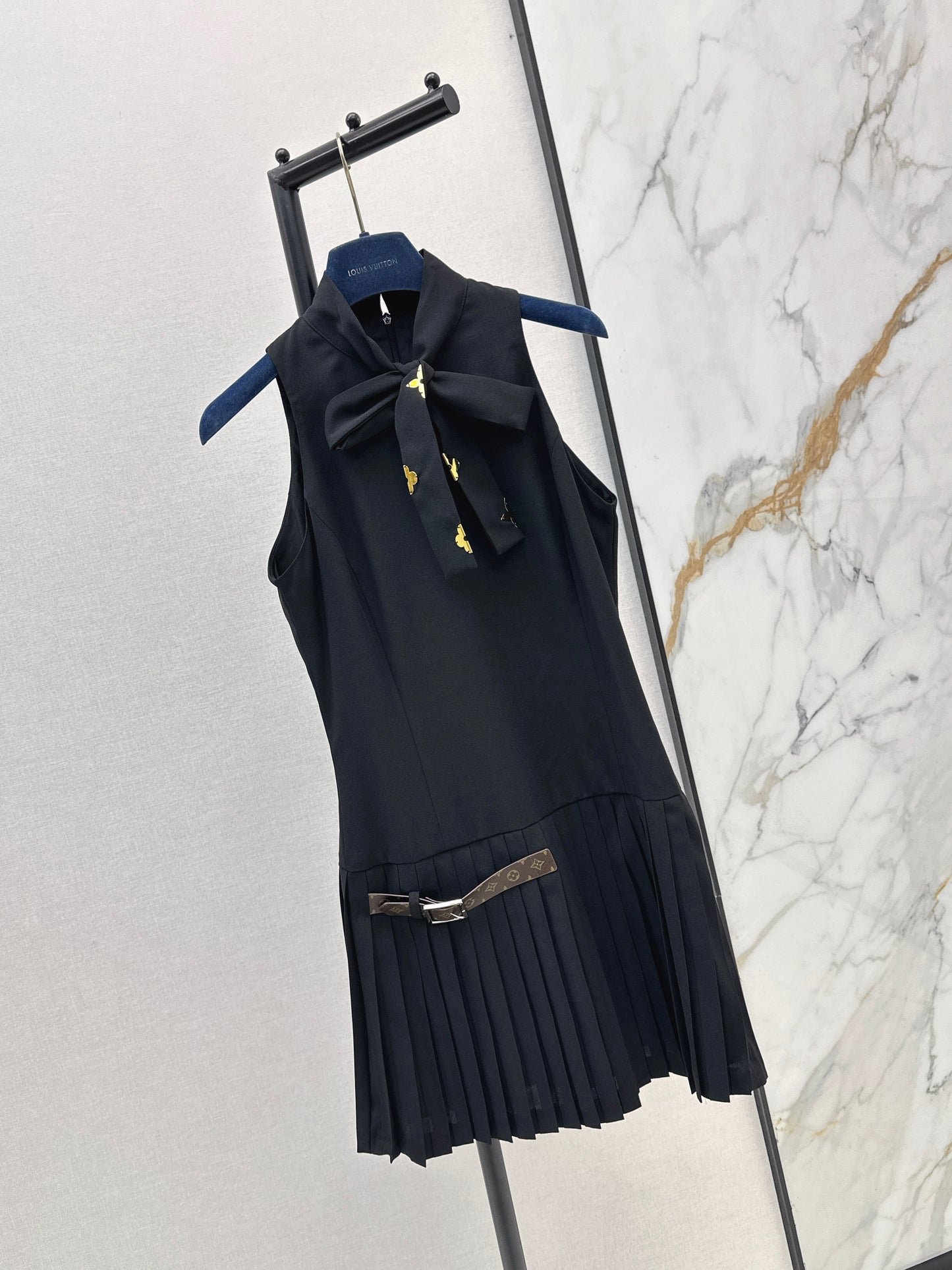 26ss Pleated Sleeveless Dress