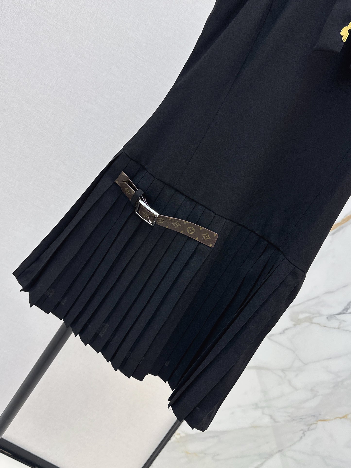 26ss Pleated Sleeveless Dress