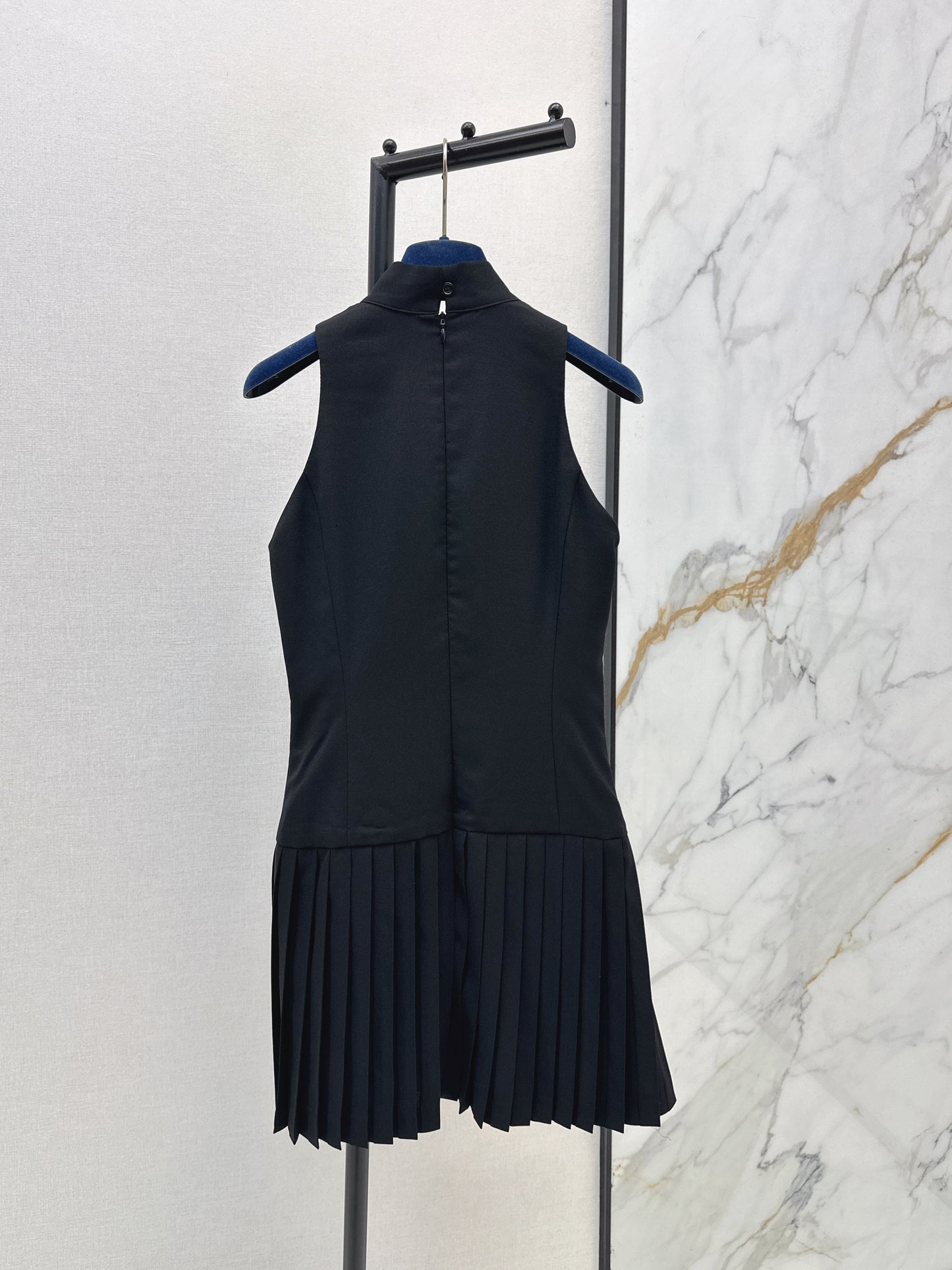 26ss Pleated Sleeveless Dress