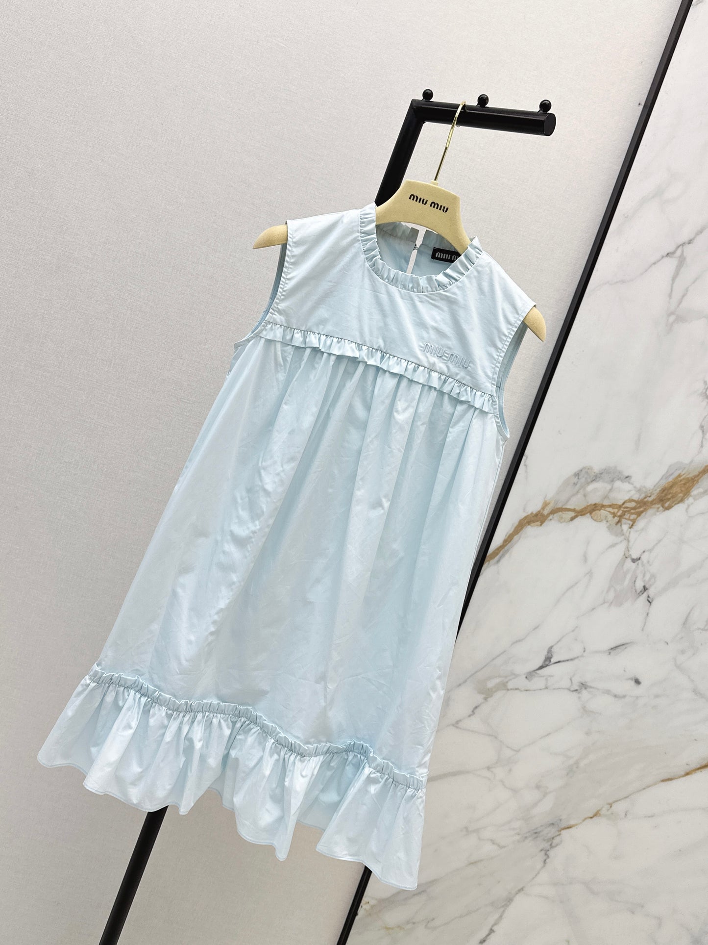 26ss Sleeveless Age-Reducing Dress