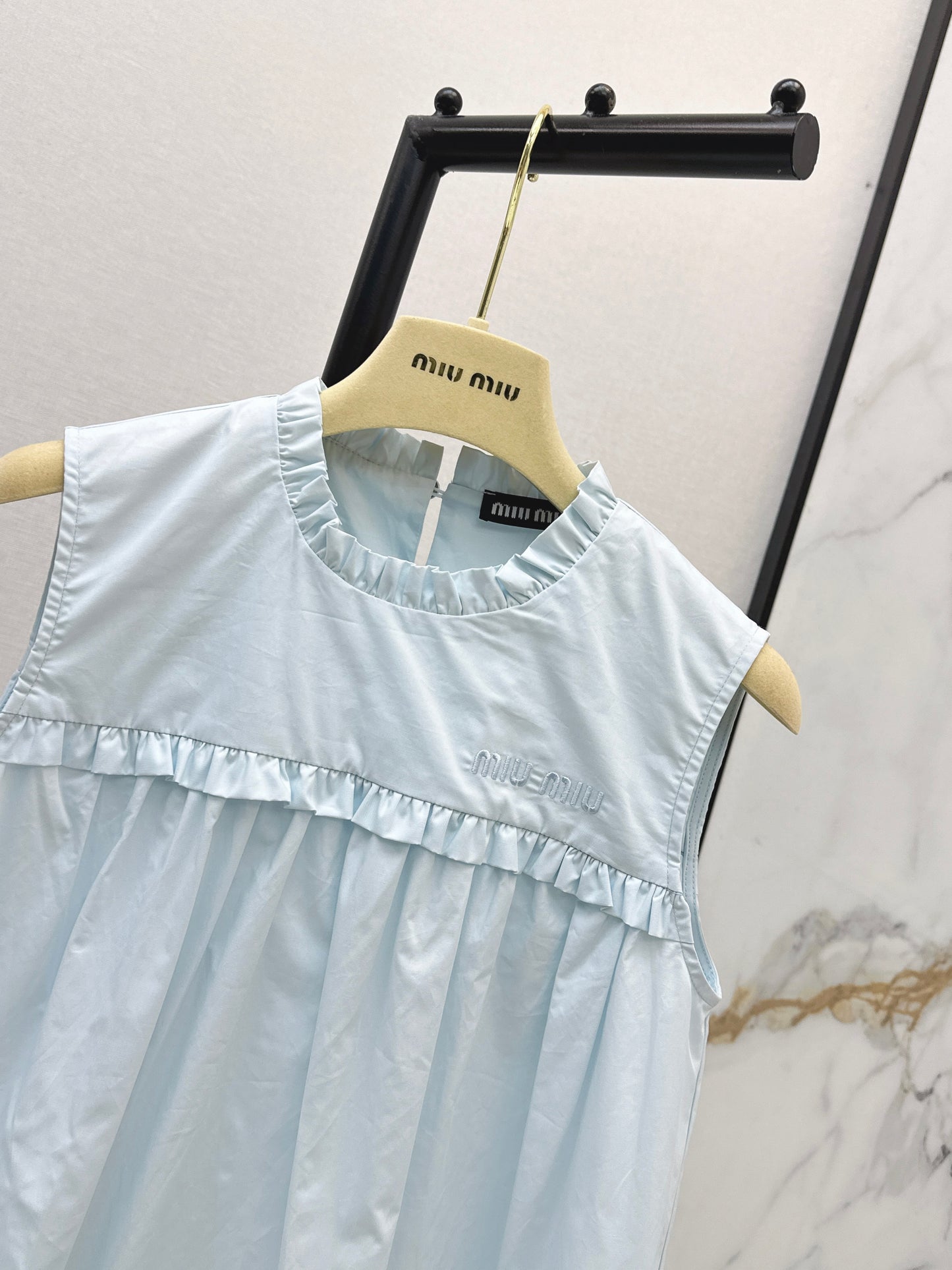 26ss Sleeveless Age-Reducing Dress