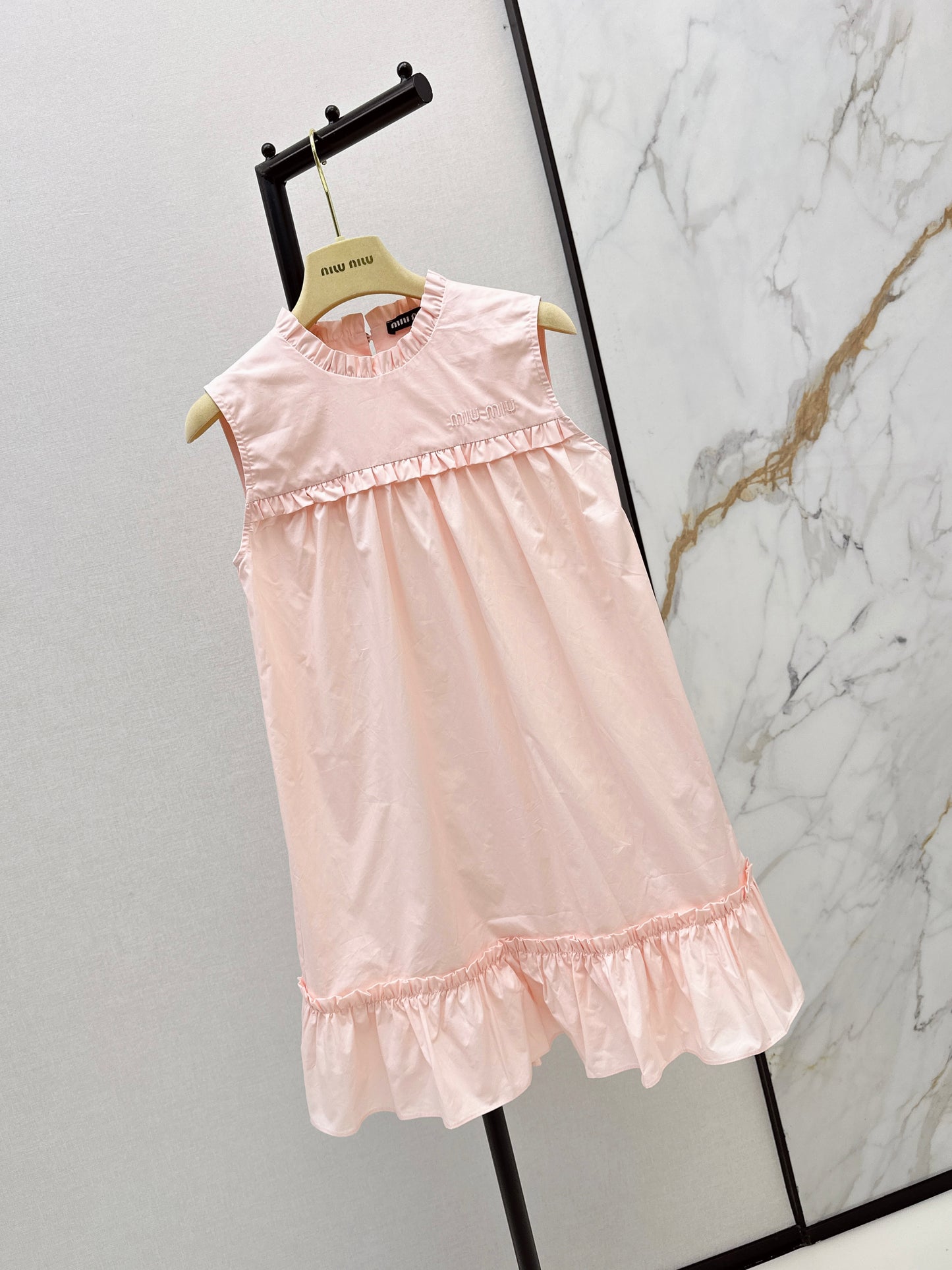 26ss Sleeveless Age-Reducing Dress