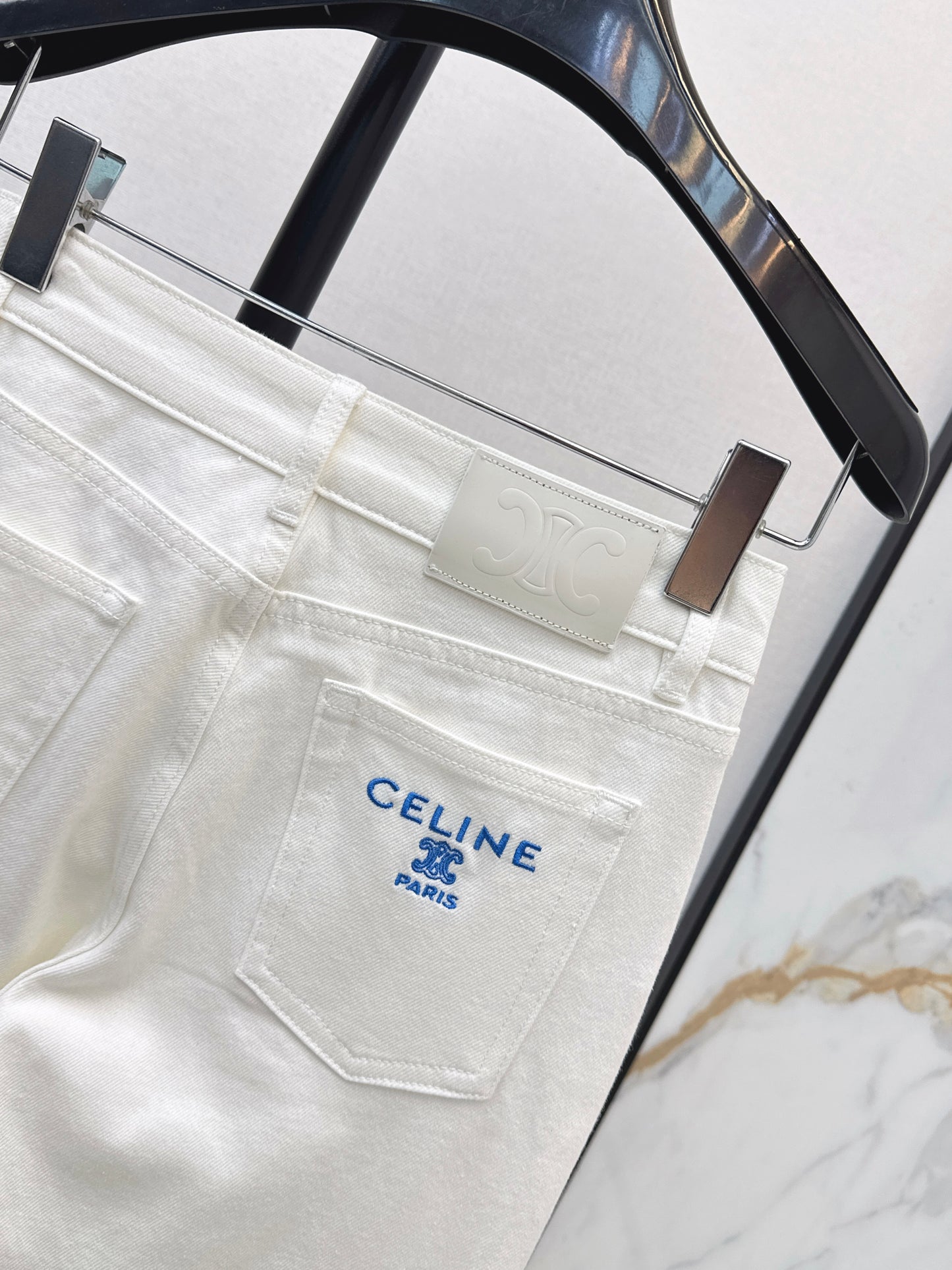 26ss Slim-fit flared jeans
