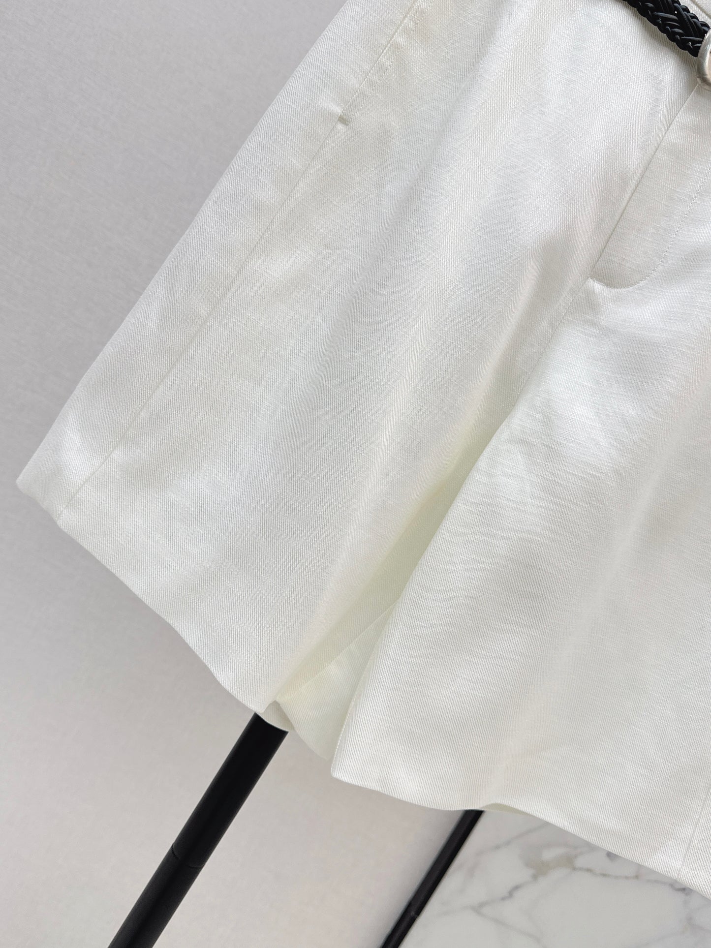 26ss Belt-decorated versatile mid-length pants