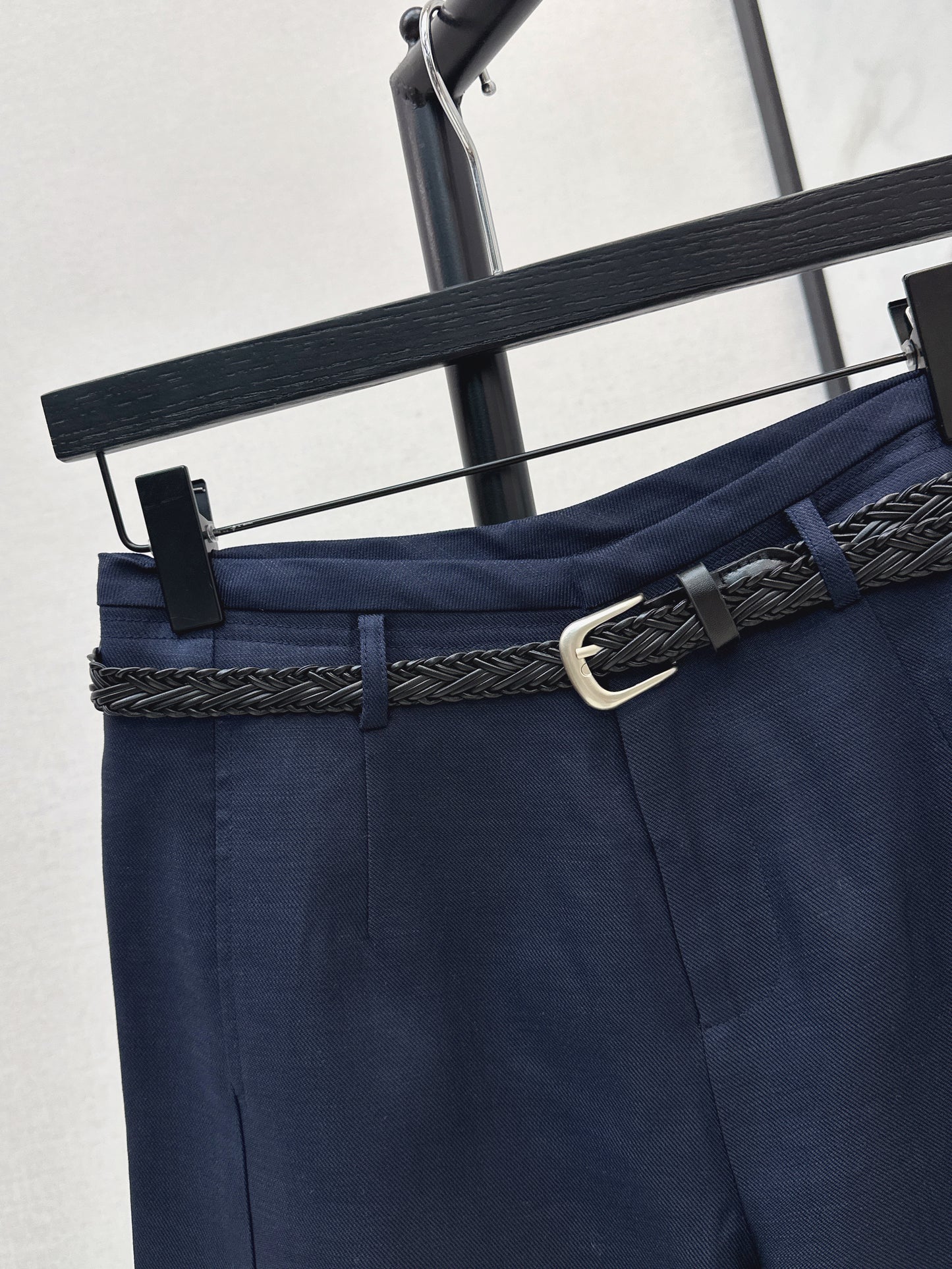 26ss Belt-decorated versatile mid-length pants