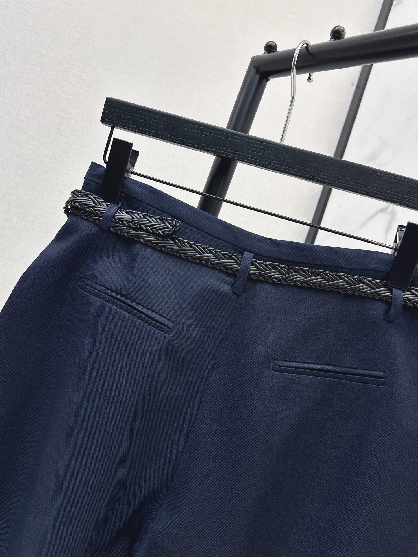 26ss Belt-decorated versatile mid-length pants