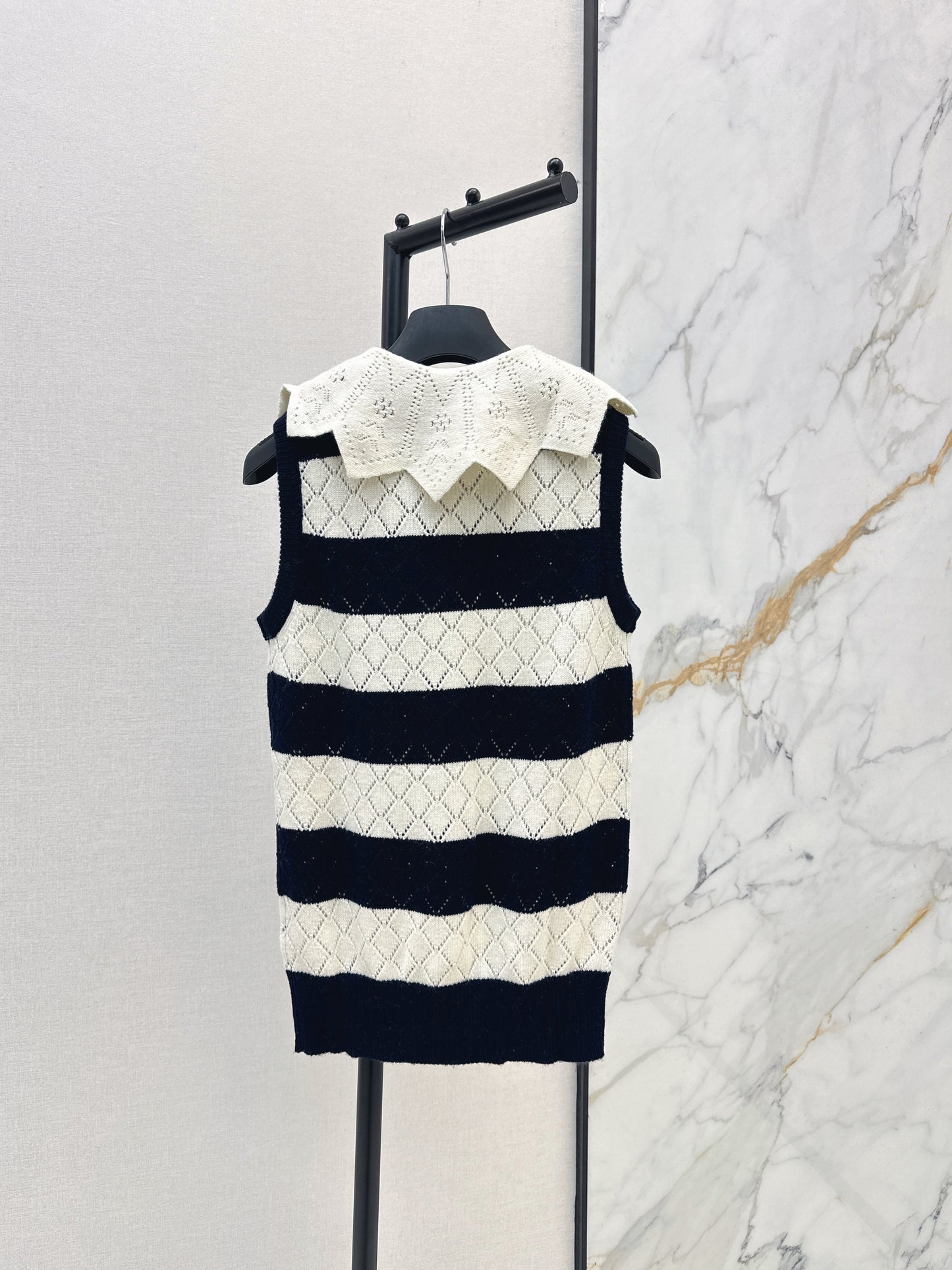 26ss Hollow Lace Knit Vest