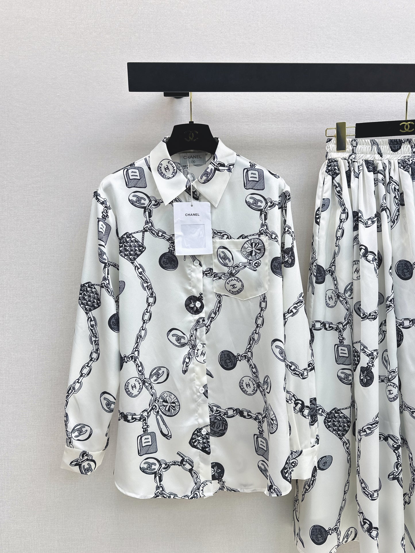 26ss Loose printed shirt / A-line skirt